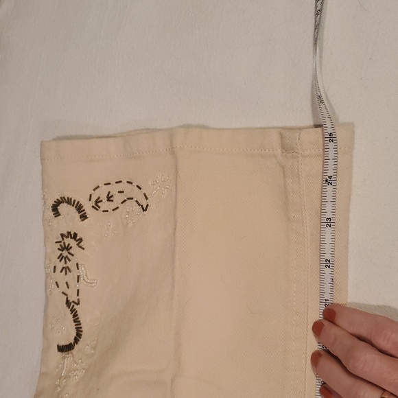 Peter Nygard Womens Luxe Cream Denim Embroidered Sz 10 x 25 Cropped Jeans - Picture 11 of 11